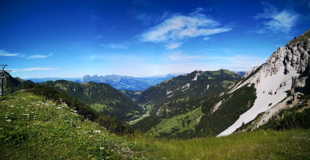 Aussicht auf die Gerölllawine bei Sareis